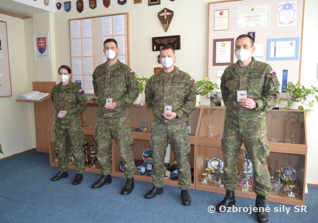 Čestné odznaky MV SR pre príslušníkov krídla