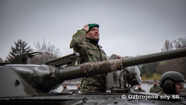 Odovzdanie a prevzatie velenia 12. mechanizovaného práporu