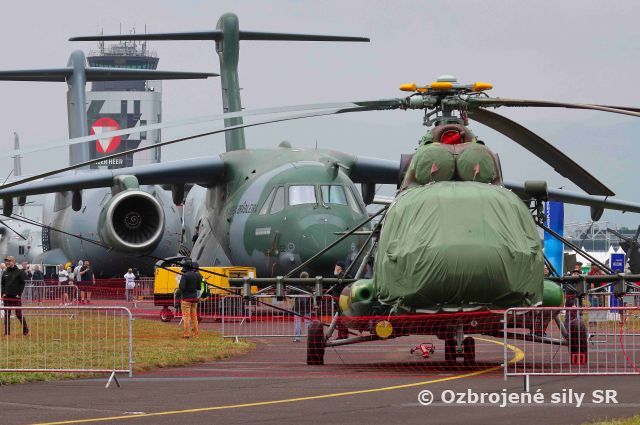 Rušný víkend prešovských profesionálov pri hasení požiaru a na leteckých dňoch