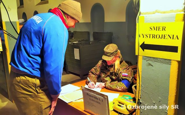 Čiastkový nácvik uvádzania do pohotovosti si príslušníci prvej brigády precvičili aj v nočných hodinách