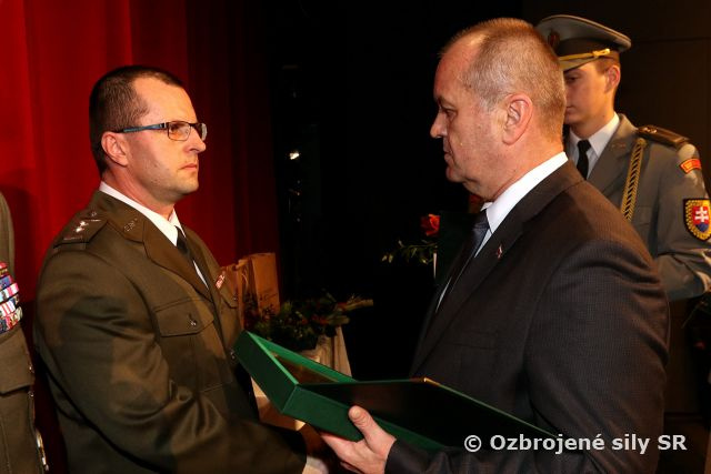 Uvedenie do siene slávy príslušníka 11.mpr desiatnika Milana Tomláka 