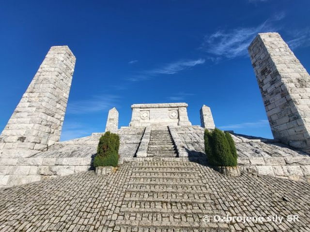 Cesta k Mohyle M. R. Štefánika