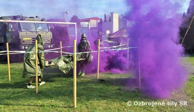 V rámci Branných súbojov 2019 organizovaných v trnavskom kraji na 48 hodinový vojenský kurz prežitia KEMP postupuje Stredná odborná škola technická z Hlohovca