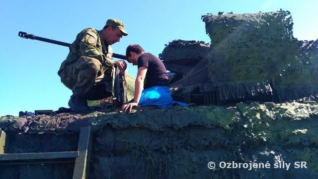 Príslušníci 1. mechanizovanej brigády na Dni ozbrojených síl SR v Brezovej pod Bradlom