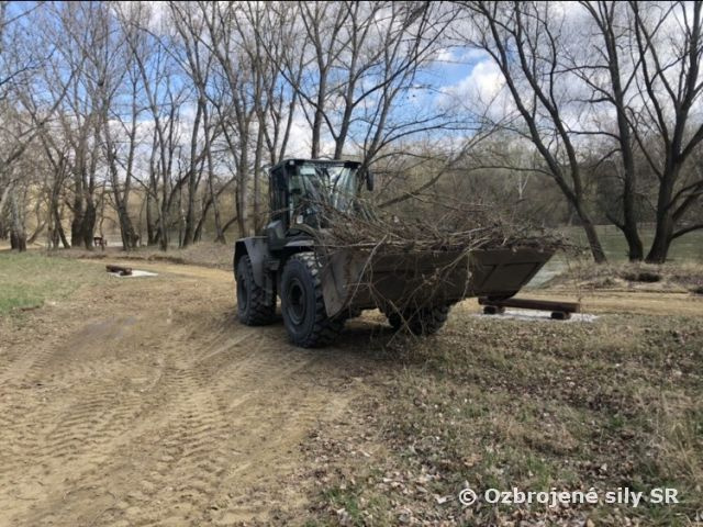 Ženisti pomáhajú obyvateľom mesta Sereď