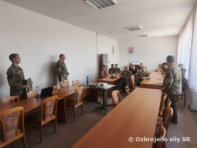 Vojenská angličtina v podaní native speakerov v intenzívnom jazykovom kurze
