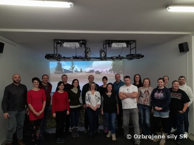 Nácvik v streľbe v Simulačnom centre Akadémie ozbrojených síl gen. M. R. Štefánika v Liptovskom Mikuláši