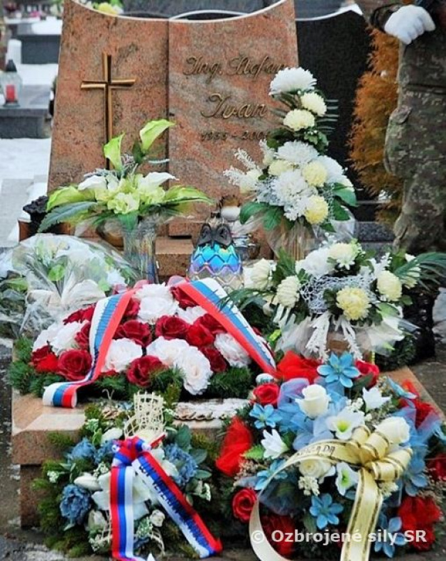 Spomienkový pietny akt kladenia vencov obetiam tragickej havárie