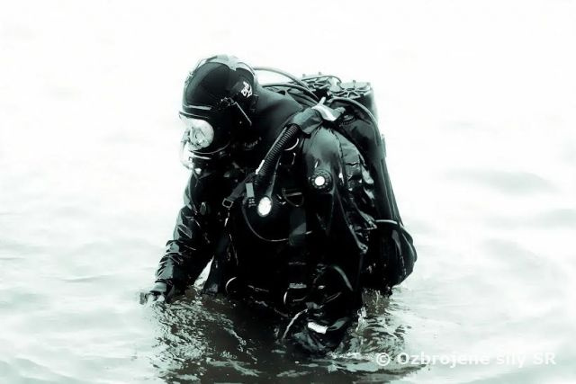 Výcvik potápačov špecialistov