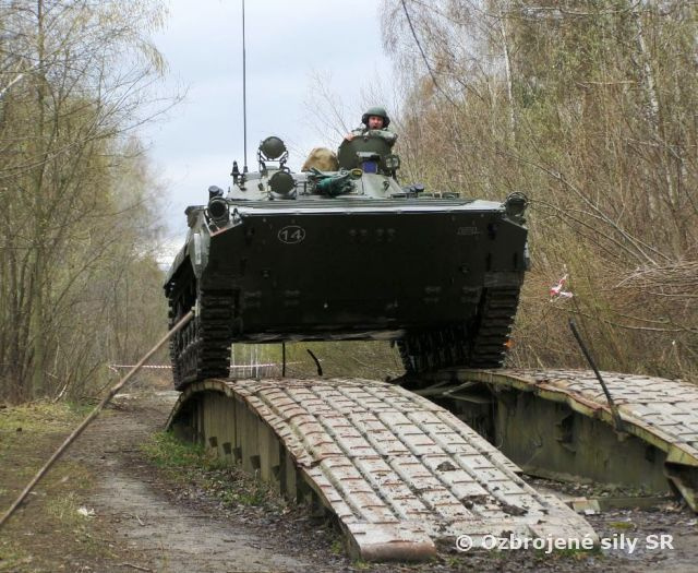 Vodiči práporov 1. mechanizovanej brigády precvičili svoje zručnosti v Sučanoch
