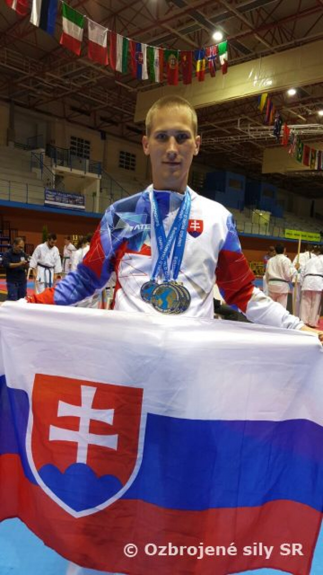 Vrchol sezóny s tromi zlatými medailami