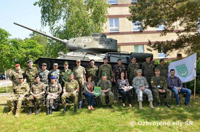 Vojenskí pridelenci  v topoľčianskych kasárňach