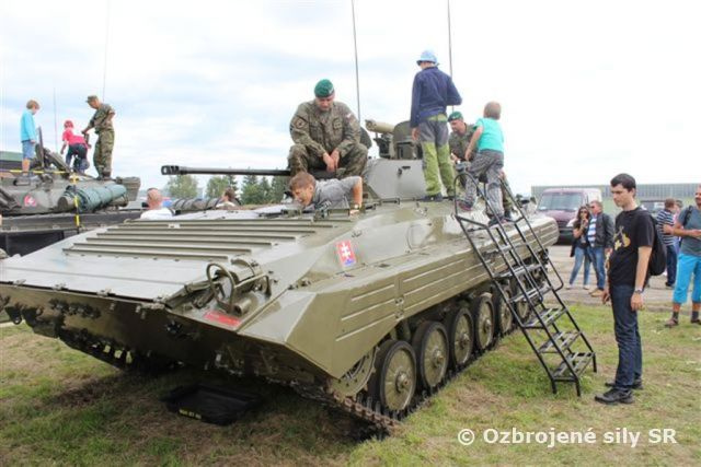 Prezentácia 11.mechanizovaného práporu na medzinárodných leteckých dňoch SIAF