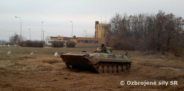 Vodiči pásovej techniky opäť na Kolíňanskom vrchu