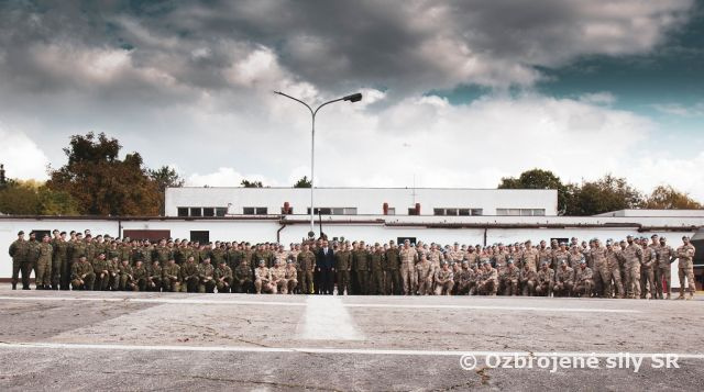 Slávnostné privítanie vojakov OS SR vracajúcich sa zo zahraničných vojenských operácii v priestoroch 12. mechanizovaného práporu v Nitre