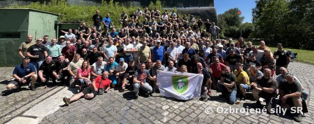 Stretnutie bývalých príslušníkov 11. mechanizovaného práporu v Martine: Kamaráti na celý život