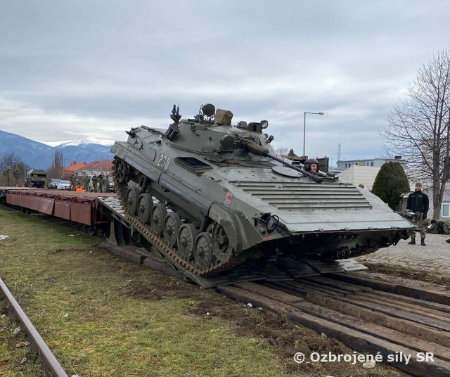 Výcvik jedenástky v preprave po železnici