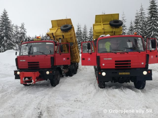 Príslušníci taktického krídla pomáhajú odstraňovať následky kalamitnej situácie 