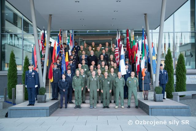 Veliteľ vzdušných síl na sympóziu v Rammsteine