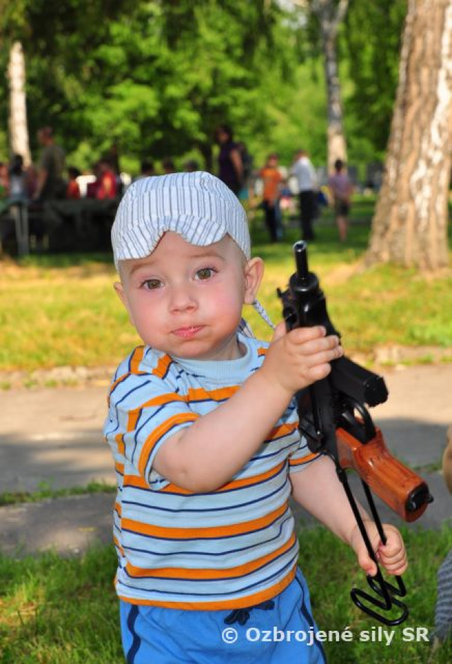 Statická ukážka ručných zbraní, techniky a výstroje jednotlivca
