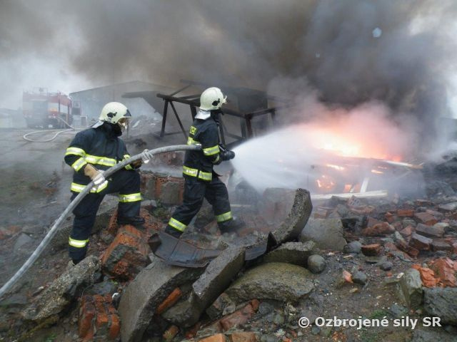 Súčinnostný výcvik vojenských hasičských jednotiek