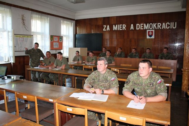 Výcvik príslušníkov vojenskej poriadkovej služby