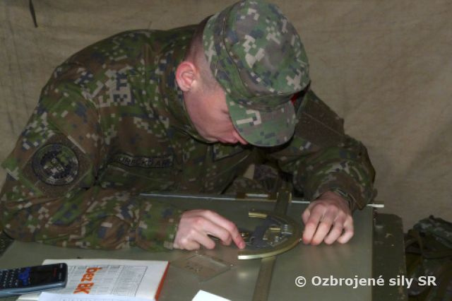 Kadeti z Akadémie ozbrojených síl plnia úlohy v pozícií veliteľov čiat u rožňavského raketometného oddielu