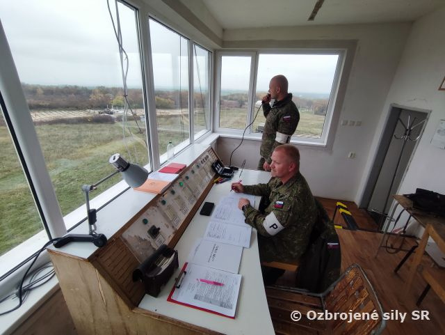 Vodiči tankov vykonávali vedenie bojovej techniky