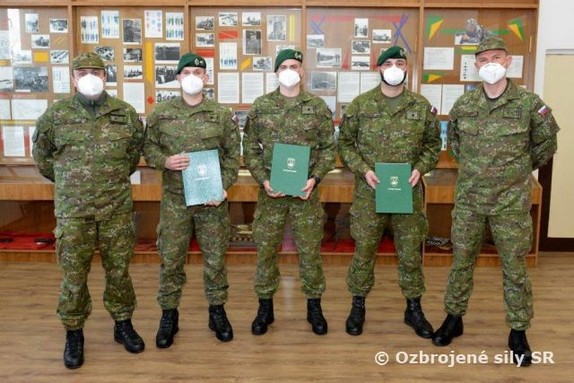 Príslušníci 12.mpr zasahovali na mieste dopravnej nehody