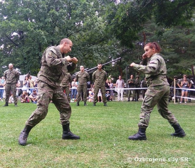 Vojaci z nitrianskeho práporu na oslavách SNP