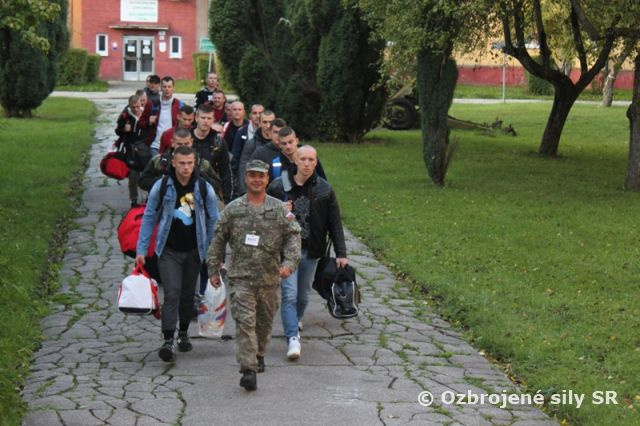 Začatie základného vojenského výcviku v Martine