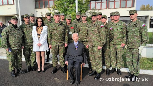 Slávnostný nástup k 78. výročiu pamätného dňa – Deň hrdinov Karpatsko-duklianskej operácie