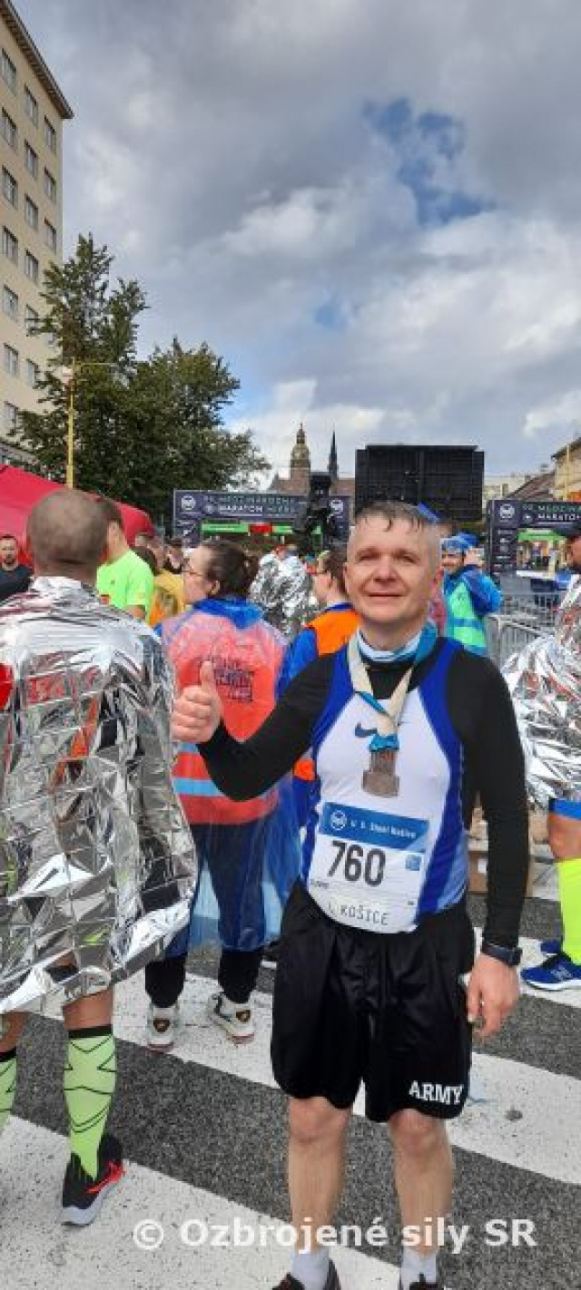 Medzi maratónskymi bežcami aj vojenský kaplán VePBA