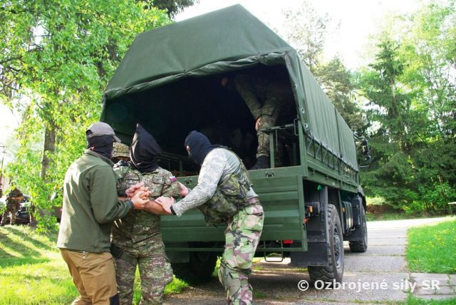 Zajatí príslušníci Strediska CIMIC a PSYOPS