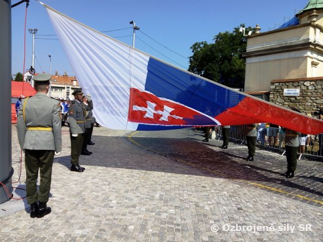 Príslušníci Veliteľstva posádky Bratislava na Dni otvorených dverí Národnej Rady SR