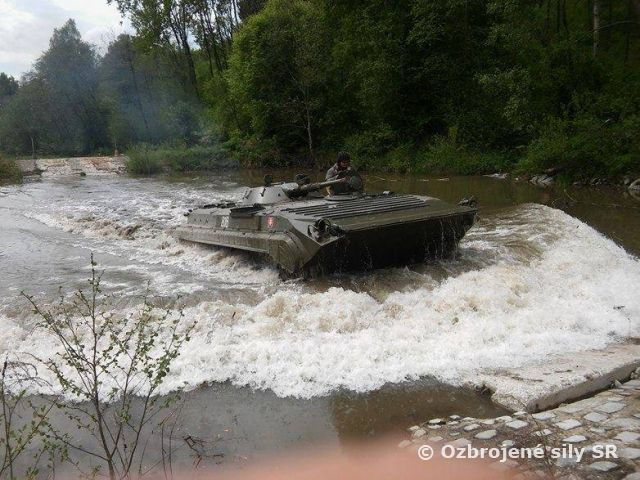 Kurz vedenia bojových pásových vozidiel