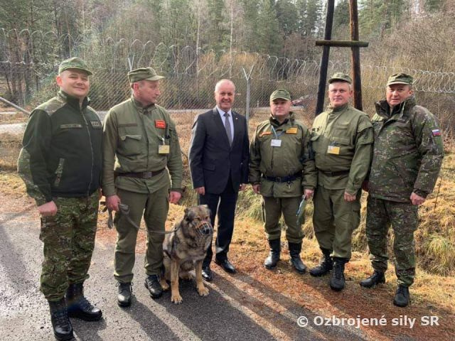 Návšteva ministra obrany Slovenskej republiky v muničnom sklade Poprad