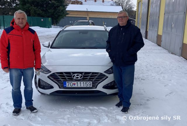 Odovzdávanie osobných motorových vozidiel podriadeným zložkám