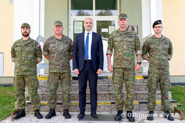 Návšteva ministra obrany SR v Muničnom sklade Sklené