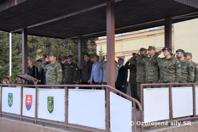 Slávnostný nástup pri príležitosti 30.výročia vzniku 42. ZZ Martin 
