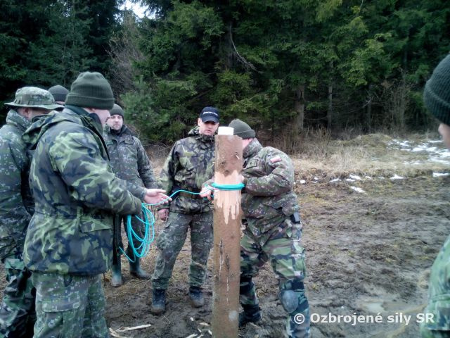 Poľný výcvik v trhaní s ostrou ženijnou muníciou