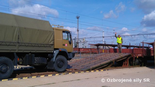 Výcvik v preprave po železnici u VÚ 4444 Hlohovec