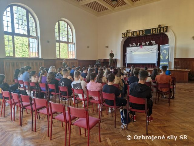 Podpora regrutácie 14. práporom logistiky Topoľčany