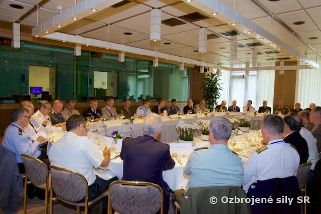 Pracovný obed Vojenského výboru EÚ