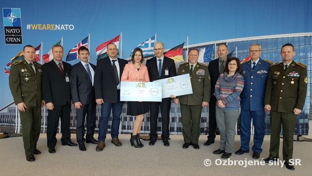 Charitatívny bazár NATO 2018 – slávnostné odovzdanie symbolických šekov