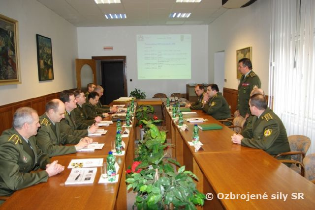 Príslušníci Kurzu národnej bezpečnosti v Trenčíne
