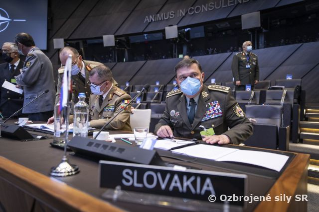 185. Zasadanie Vojenského výboru NATO vo formáte náčelníkov generálnych štábov členských krajín NATO.