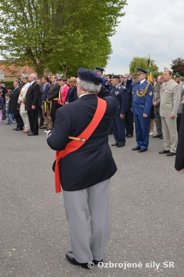 Pietna spomienka na vojenskom cintoríne v Adinkerke