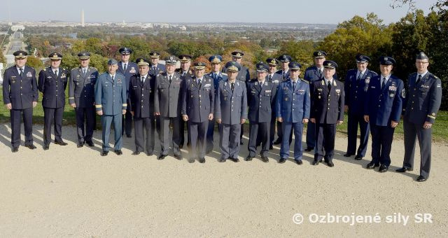 Veliteľ vzdušných síl na stretnutí s partnermi z NATO