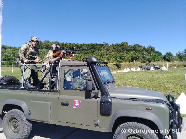 Špeciáli z 23-ky v zastavaných priestoroch 